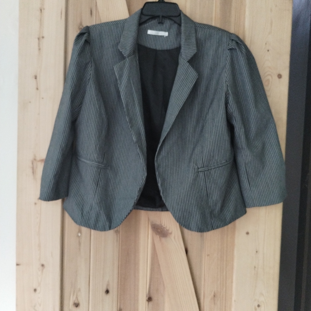 Blazer - Picture 3 of 6